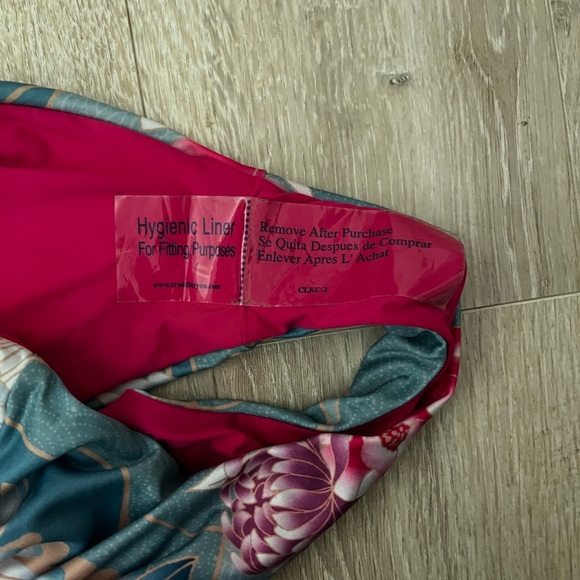 NWT Isabella Rose Women’s Birds Of A Feather Swimsuit - Size Large - Picture 6 of 9